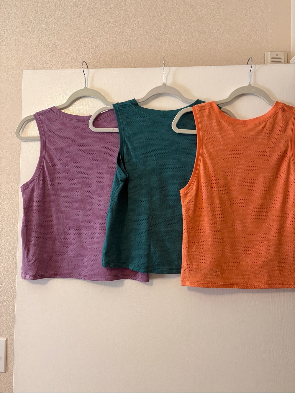 Lululemon Train to be tanks - Picture 2 of 7